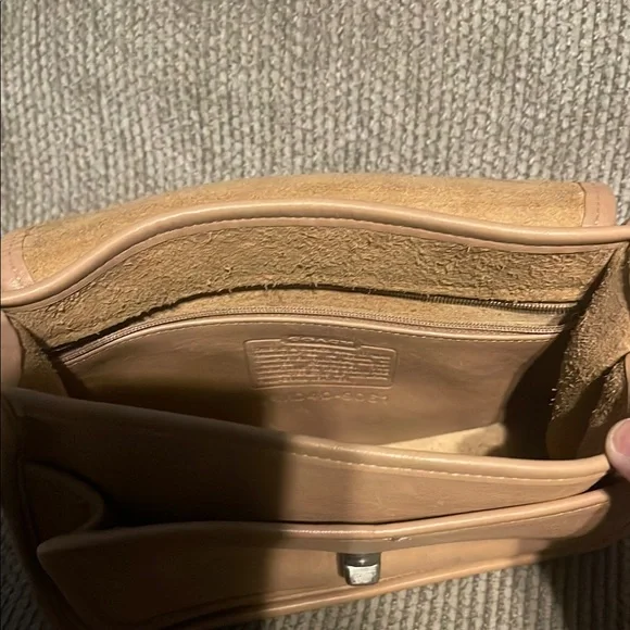 Vintage 90’s Coach Tan Crossbody Rambler 9061 - Picture 3 of 7